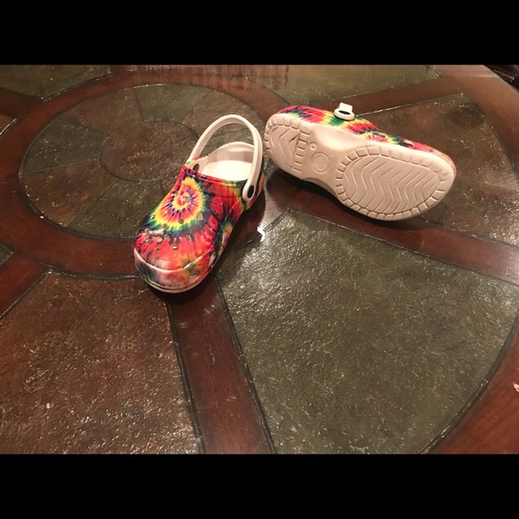 Croc Style Shoes - Picture 2 of 2